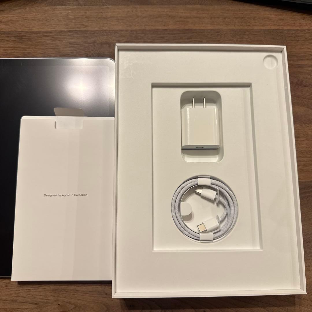 【極美品】Apple iPad Air 11インチ (M3) シルバー128GB
