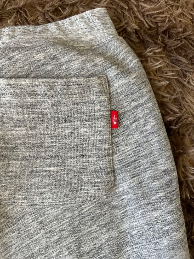 The North Face グレー スウェットパンツ