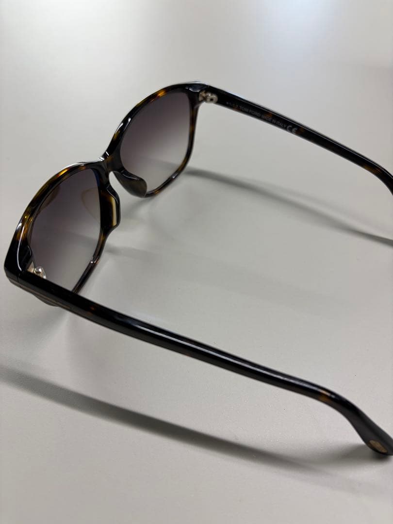 TOM FORD サングラス ケース付き　Dana TF432-F 52G