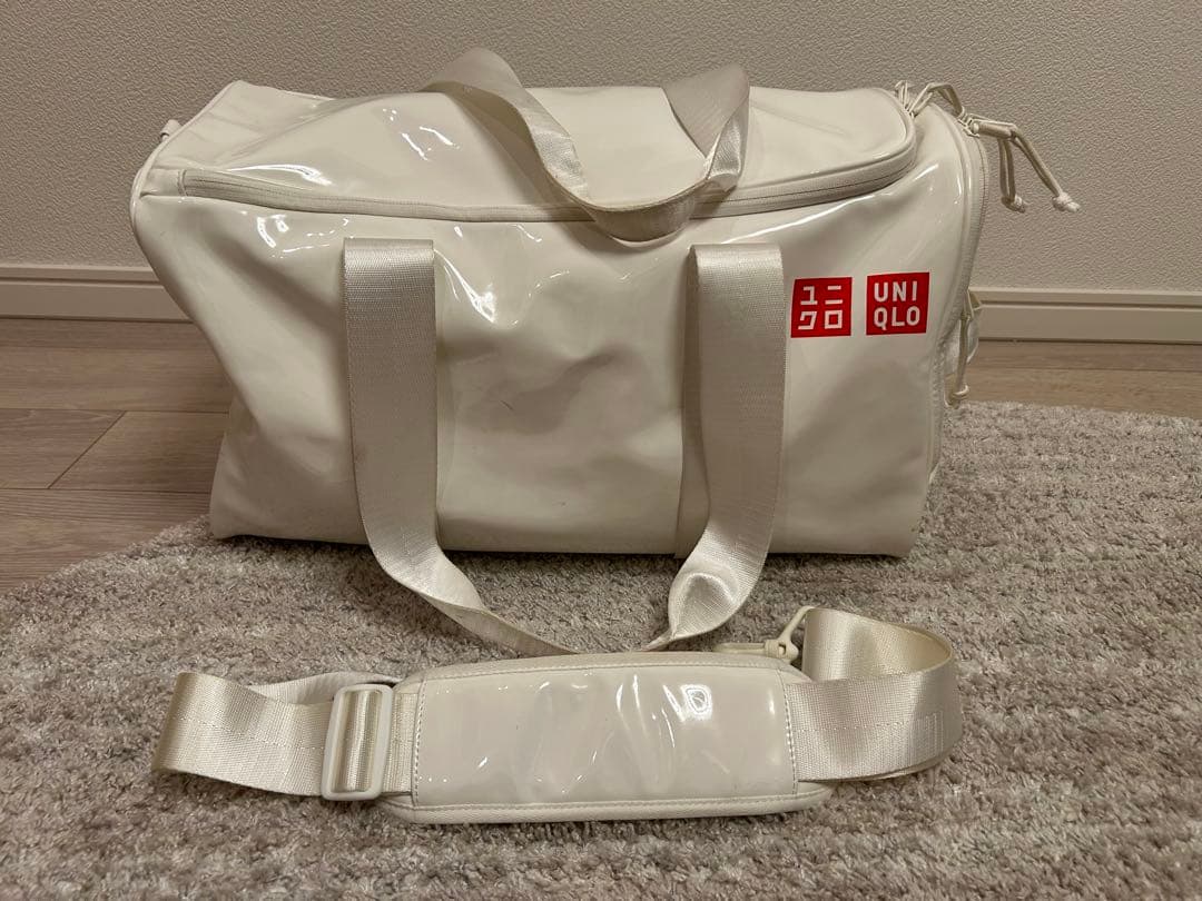 UNIQLO エナメル ボストンバッグ