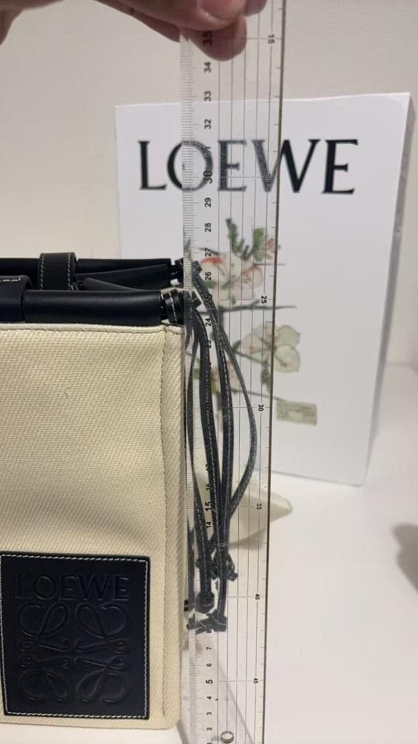 L○EW∈ アイボリー ブラック トートバッグ