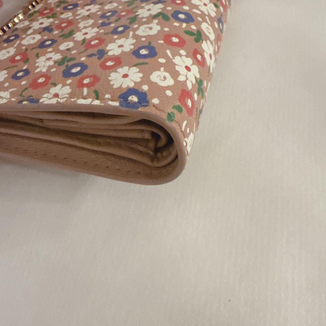 miu miu 小花柄二つ折り財布