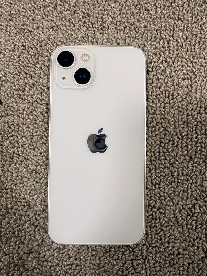 Apple iPhone 13 スターライト