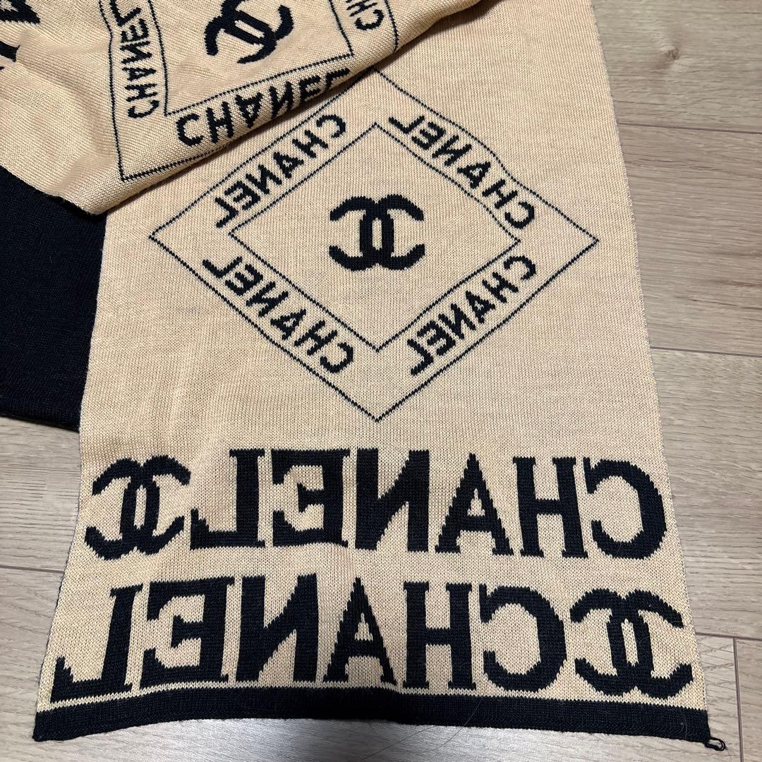CHANEL ロゴ入り マフラー 黒/ベージュ