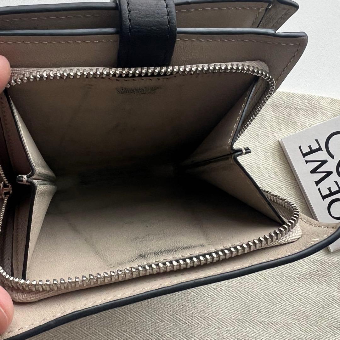 244 極上美品 LOEWE ロエベ 2つ折り財布