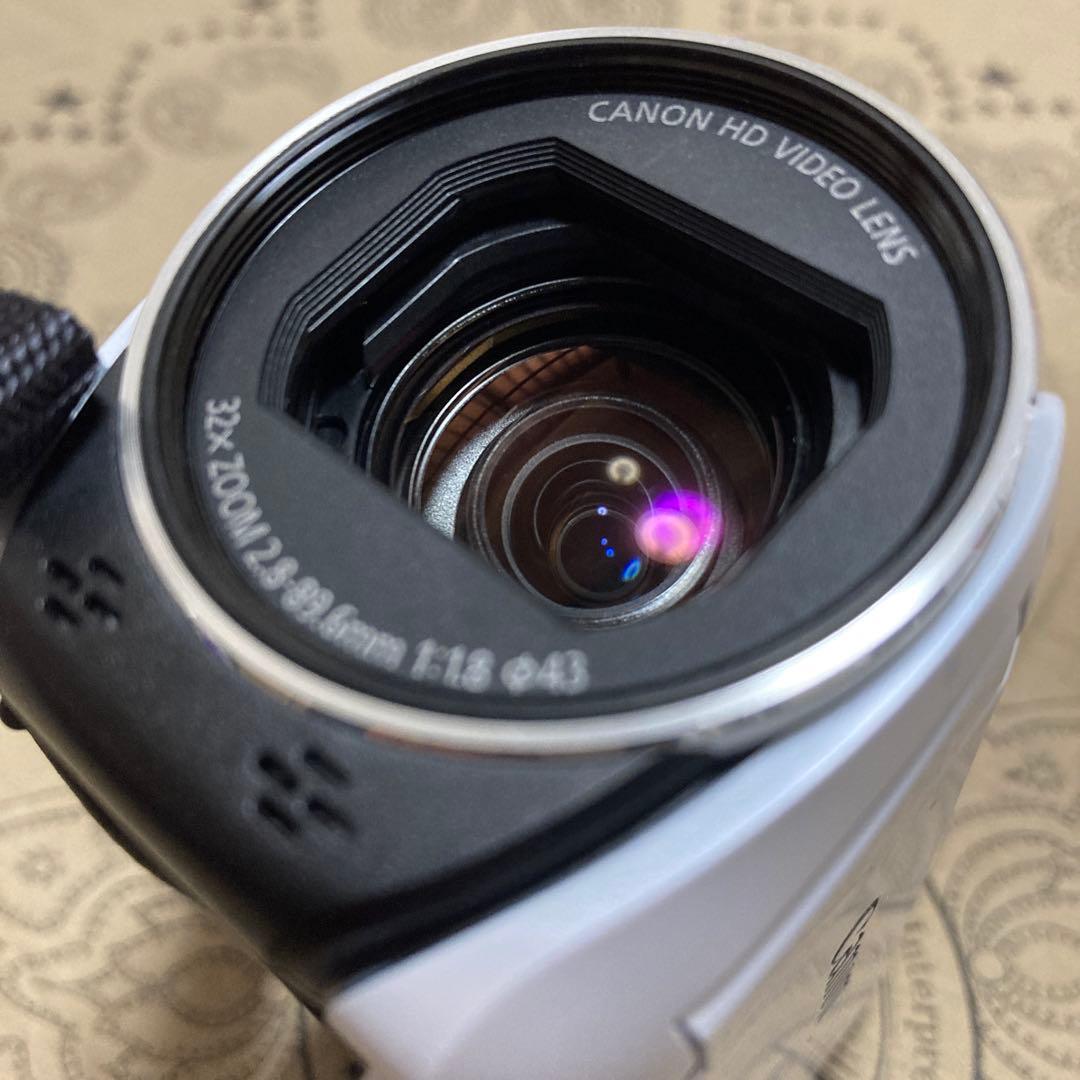 ほぼ新品 Canon iVIS HF R800 ホワイト ビデオカメラ