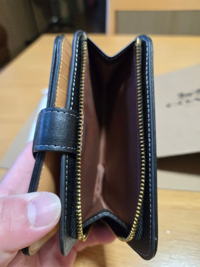 COACH ダビーミディアムウォレットブラック レザー 二つ折り財布