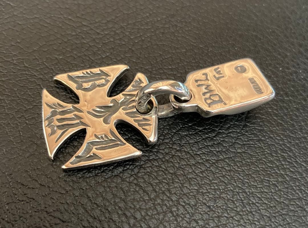 BWL Cross Pendant ゴールドオーバーレイ？ トラヴィスワーカー