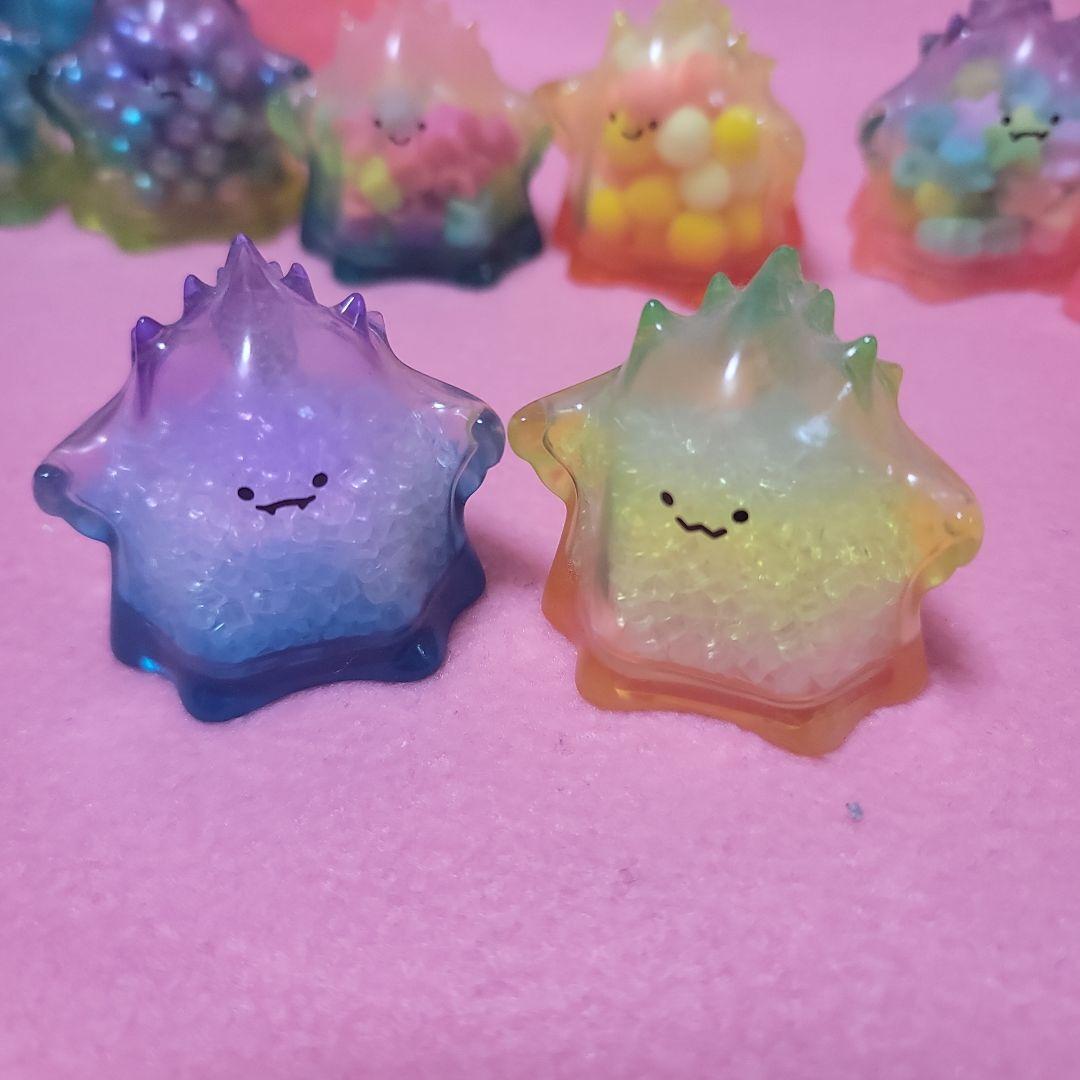YUKI SOFUBI KAIJU POP MART 虹色透明シリーズ　セット