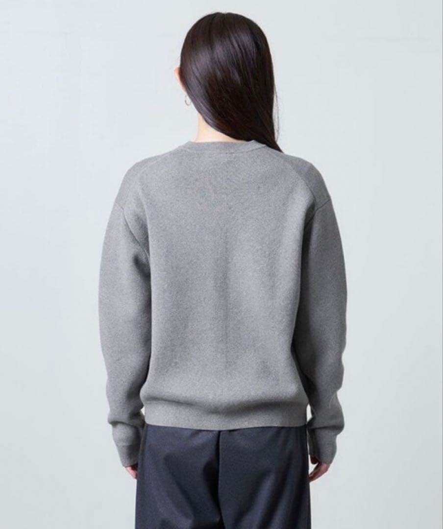 【美品】マルゥ 24AW クルーネック ニット カーディガン　グレー