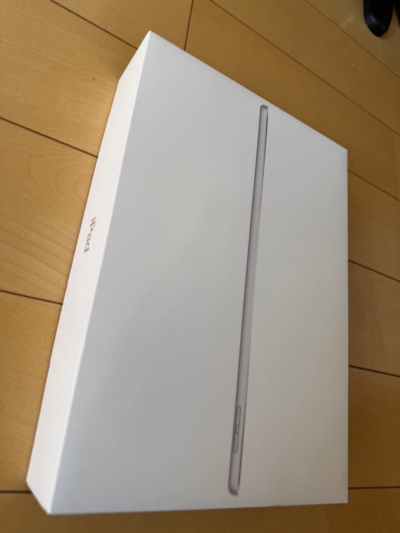 Apple iPad (第9世代) 64GB Wi-Fi シルバー