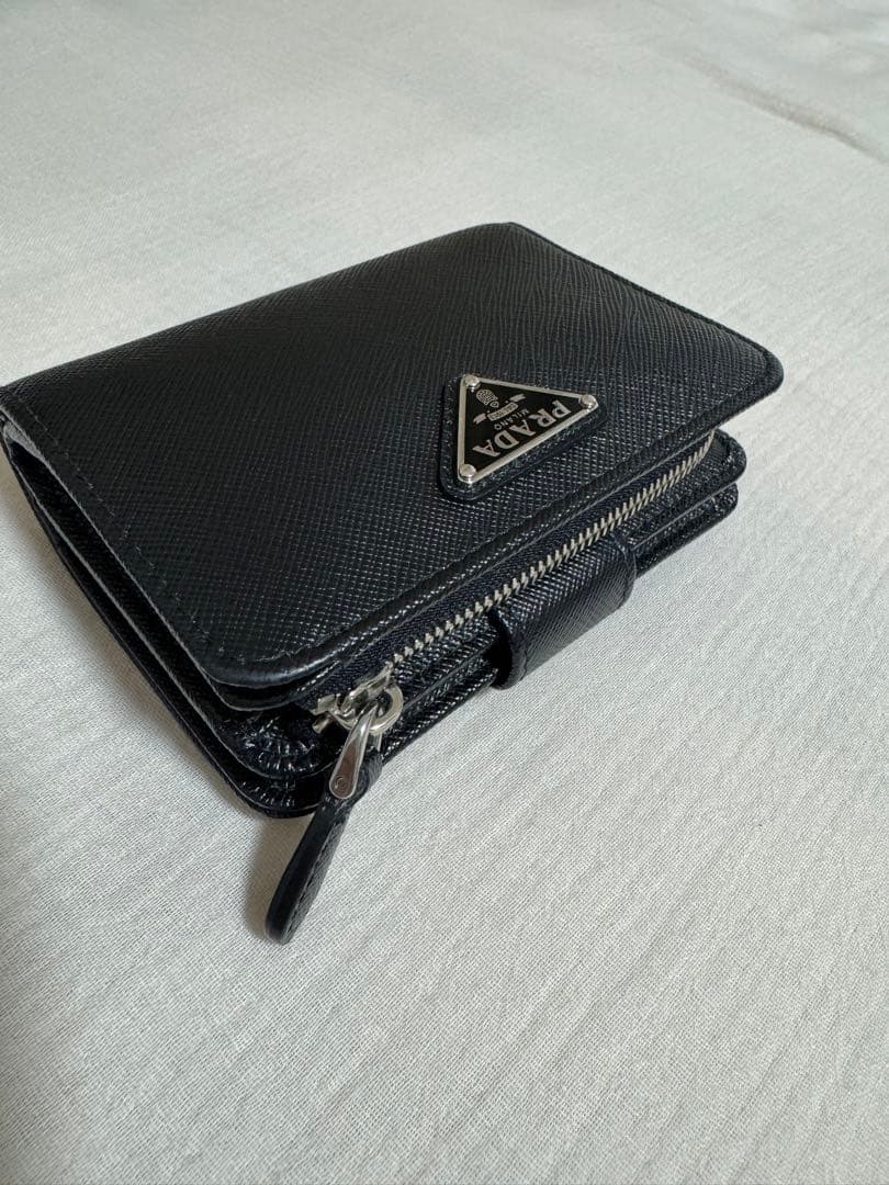 PRADA 二つ折り　財布　正規品