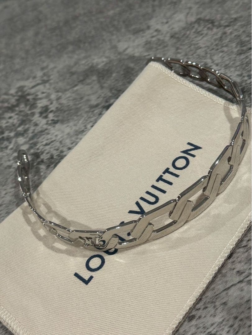 【美品】ルイヴィトン　LOUIS VUITTON カチューシャ
