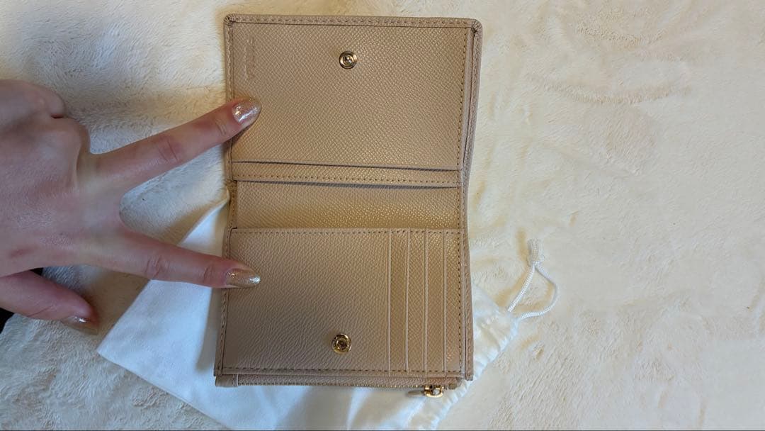 FURLA ベージュ 二つ折り財布