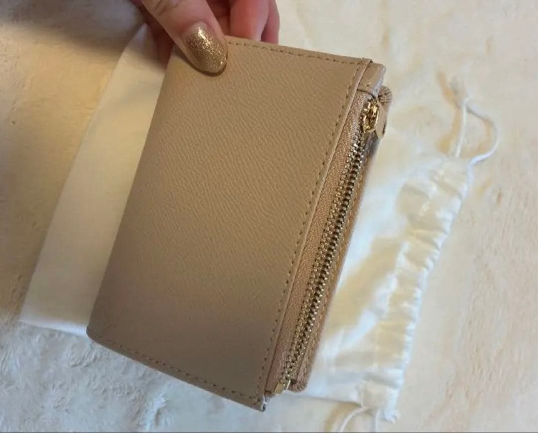 FURLA ベージュ 二つ折り財布