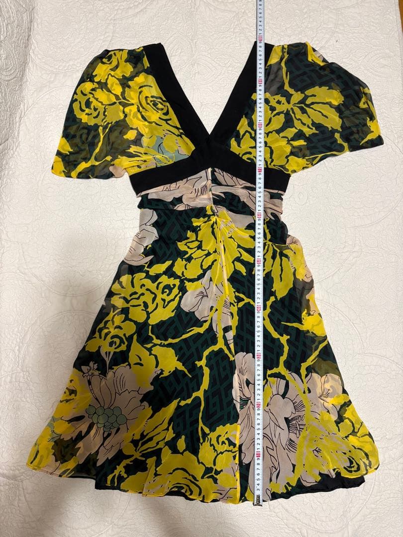 【DIANE von FURSTENBERG 】 花柄Vネック半袖ワンピース