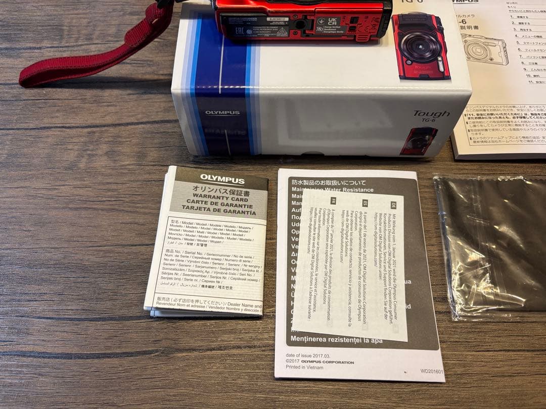 OLYMPUS Tough TG-6 レッド 本体と付属品