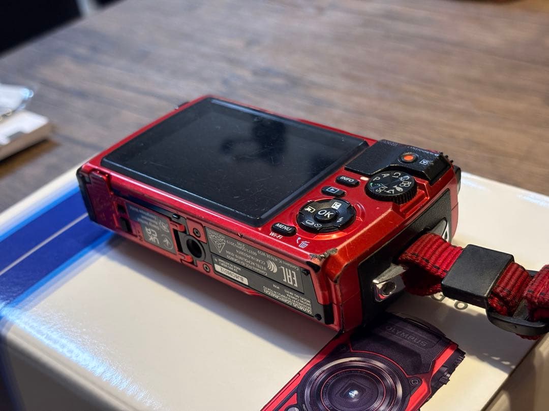 OLYMPUS Tough TG-6 レッド 本体と付属品