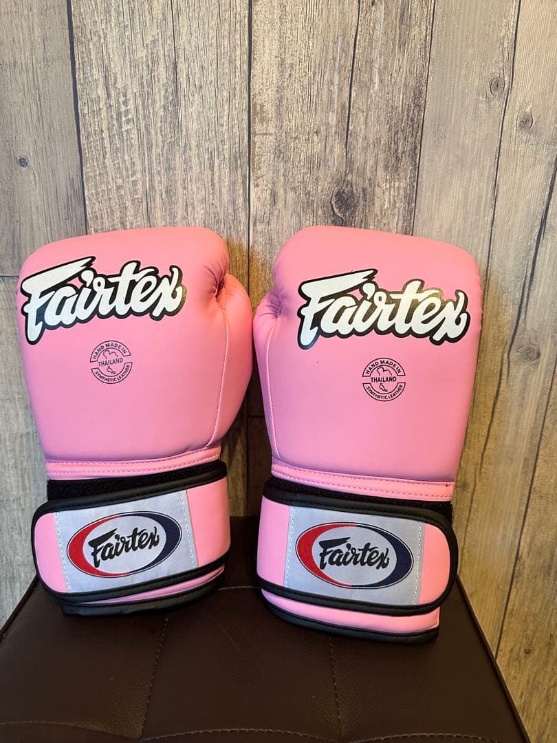 Fairtex 8ozピンクボクシンググローブ