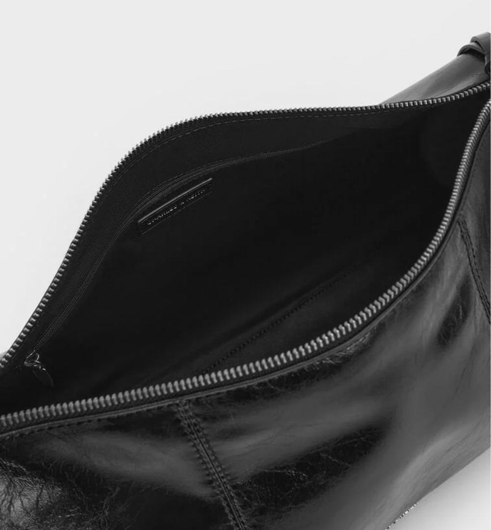 【charles & keith】ドラムバッグ Bryna ブライナ 黒