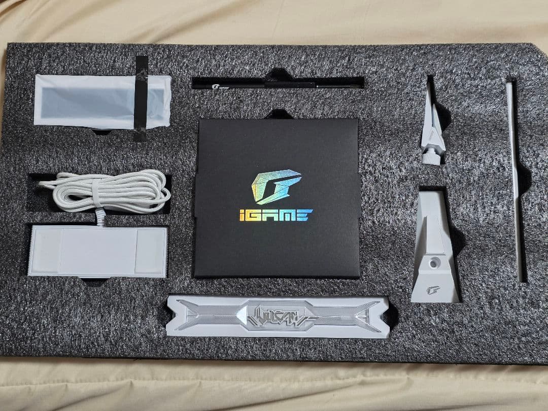 グラフィックボード・グラボ・ビデオカード Colorful GeForce RTX5080 Vulcan W OC 16G