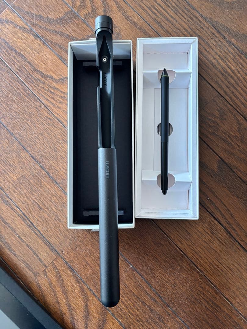 Wacom Cintiq 16 本体、ペン、ケーブル付き