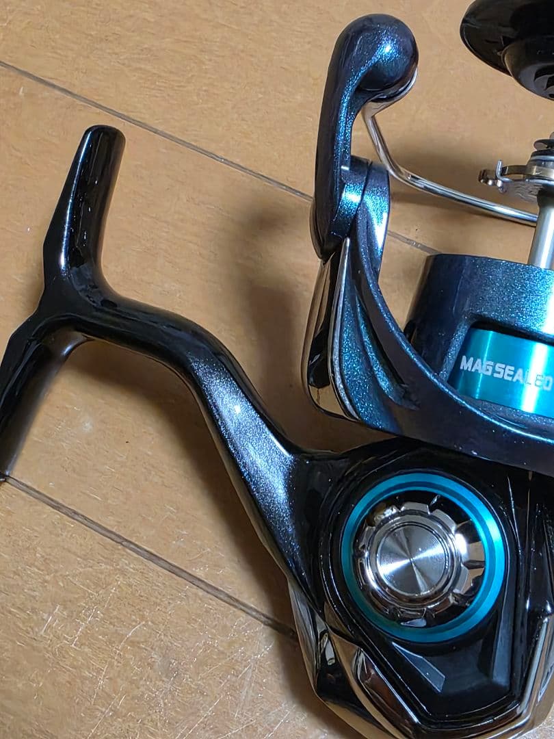 ダイワ　エメラルダス RX FC LT2500S-H-DH ボディ