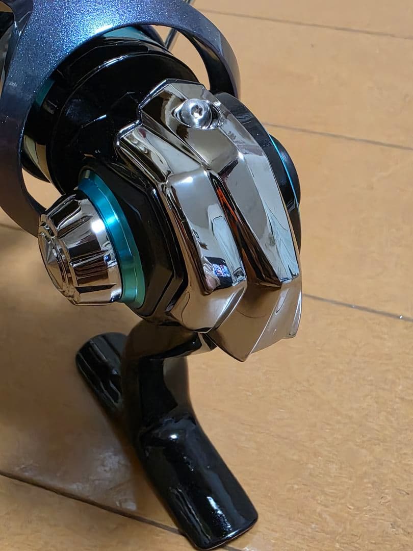 ダイワ　エメラルダス RX FC LT2500S-H-DH ボディ