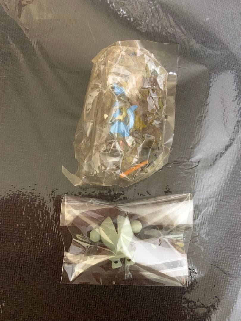 【激レア、未開封】ポケモン ボールチョコ 12体(1体開封済み)
