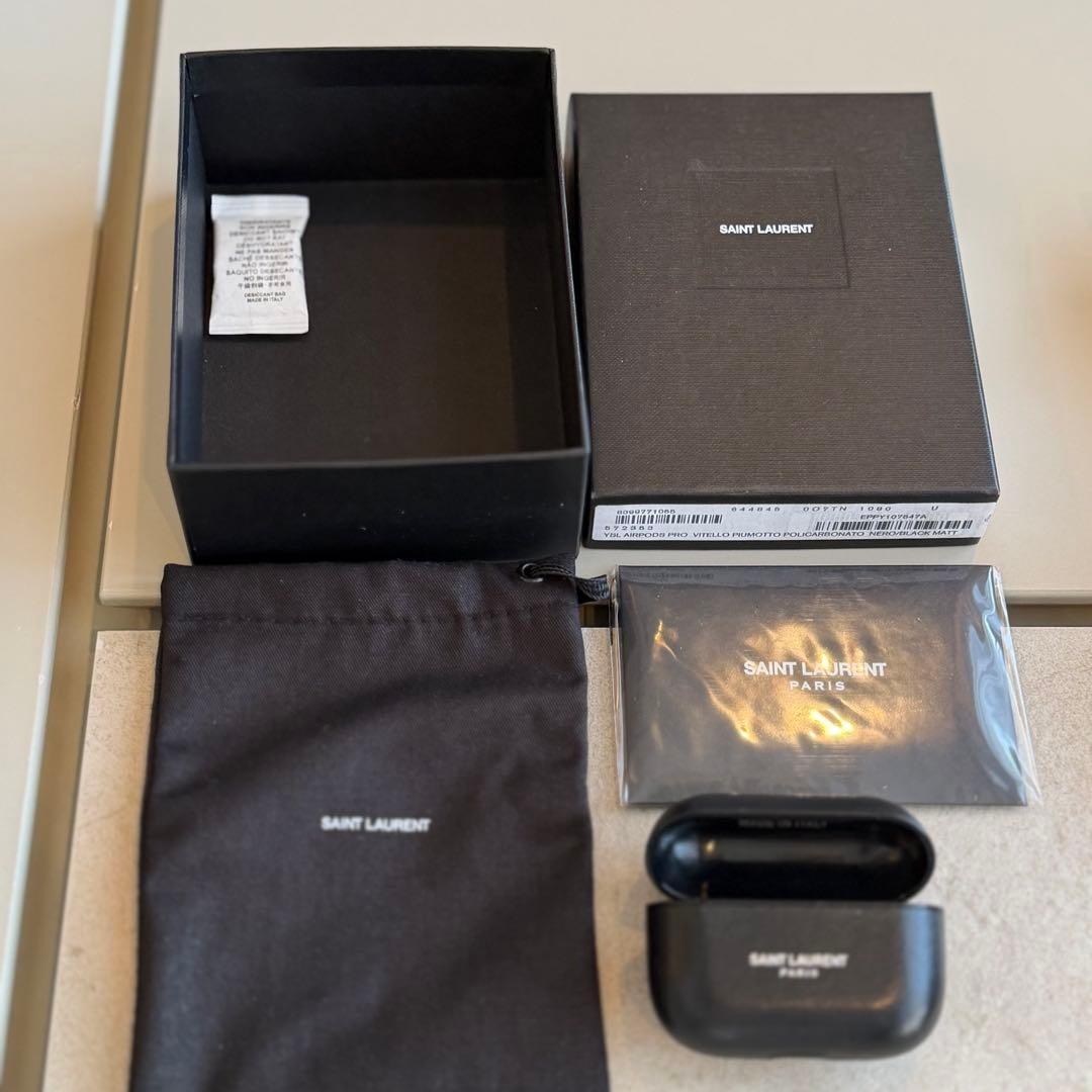 SAINT LAURENT ブラック イヤホンケース