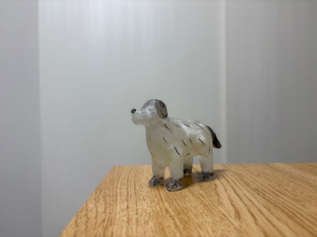 安達知江　犬　ガラスオブジェ