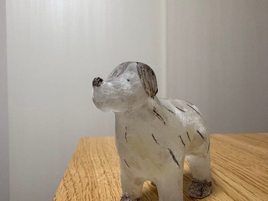 安達知江　犬　ガラスオブジェ
