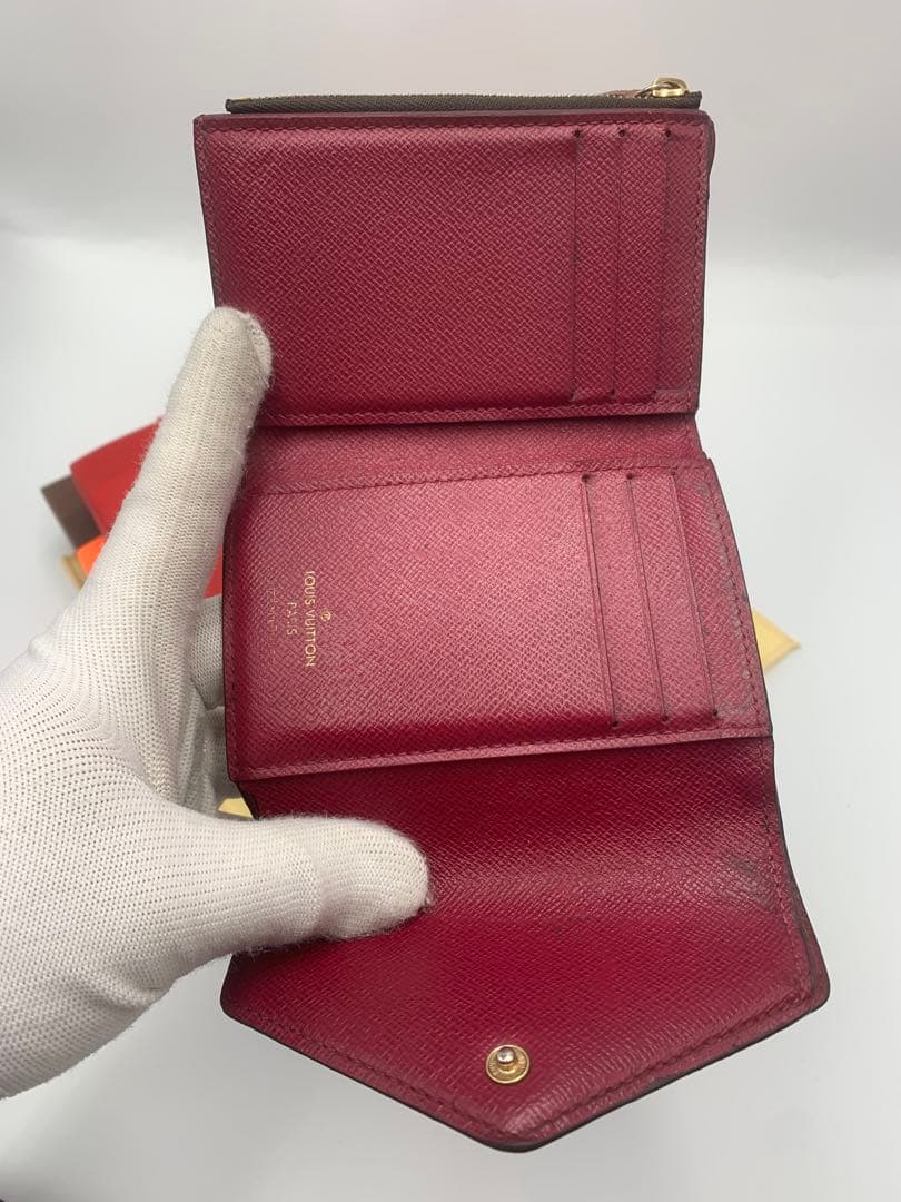 ルイヴィトン モノグラム ポルトフォイユ ヴィクトリーヌフューシャ 三つ折り財布