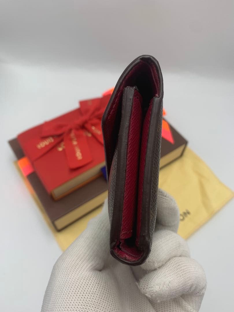 ルイヴィトン モノグラム ポルトフォイユ ヴィクトリーヌフューシャ 三つ折り財布