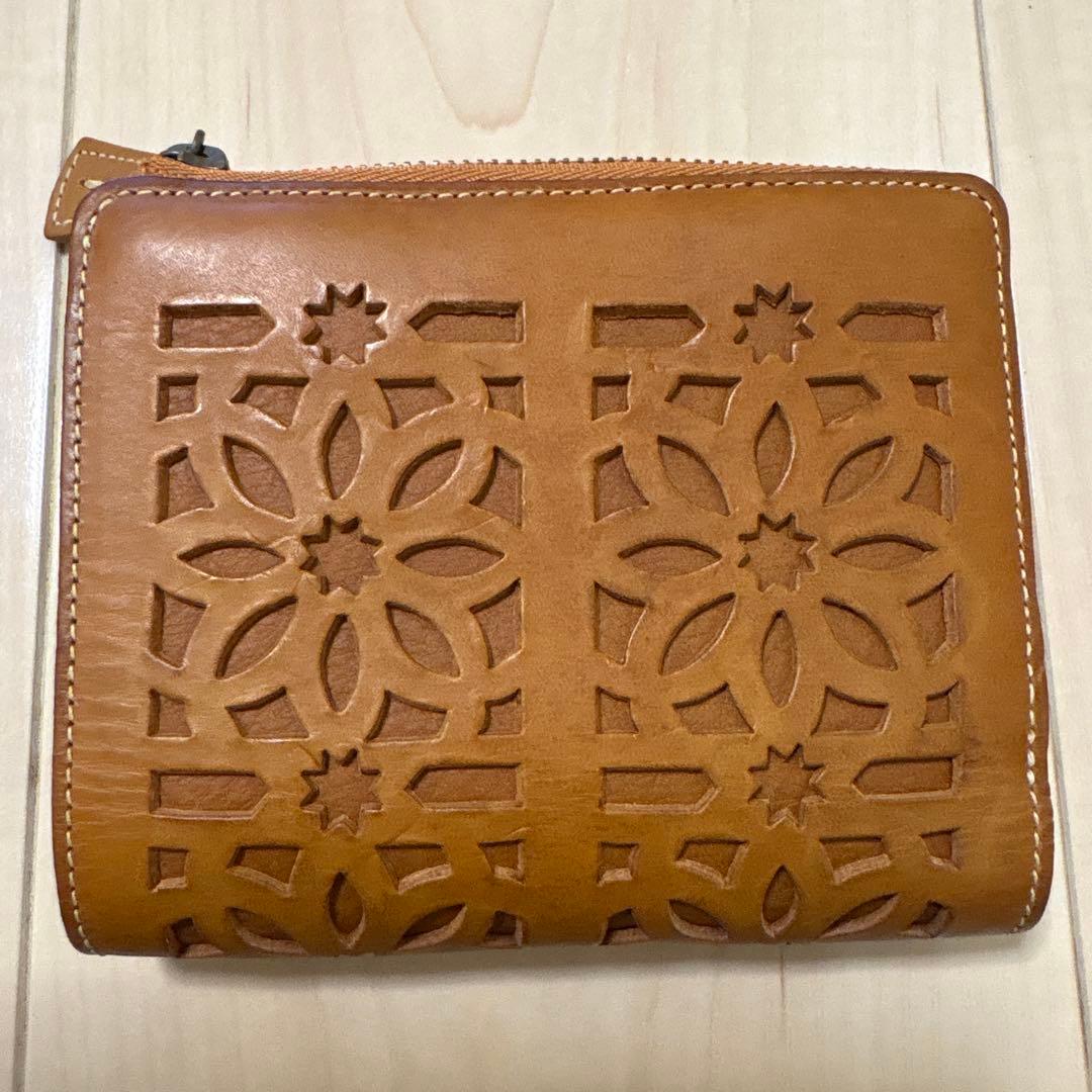 gentenブラウンレザー 二つ折り財布 cut workデザイン