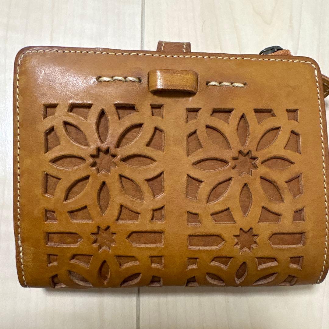 gentenブラウンレザー 二つ折り財布 cut workデザイン