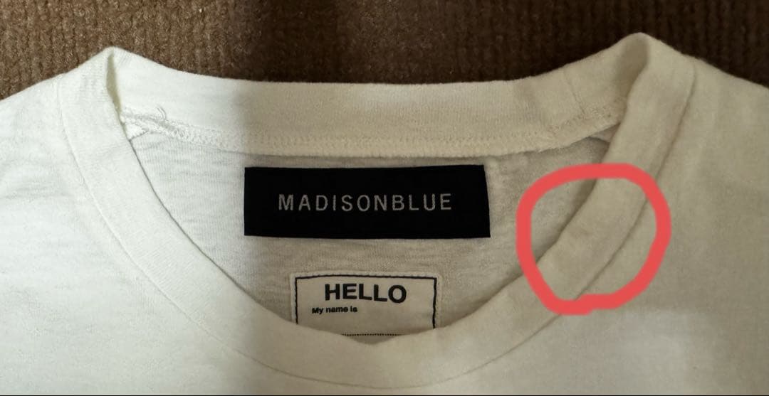MADISONBLUE Hello Tシャツ ホワイト