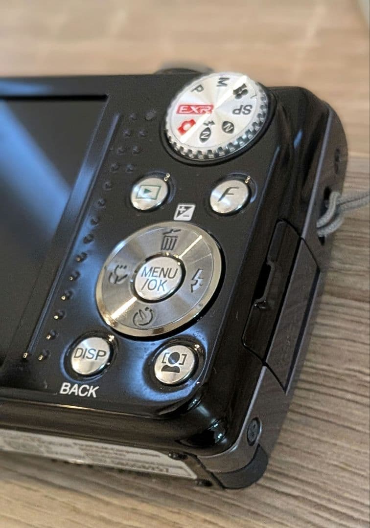 ♥極美品♥FUJIFILM FinePix F80EXR デジカメ ブラック