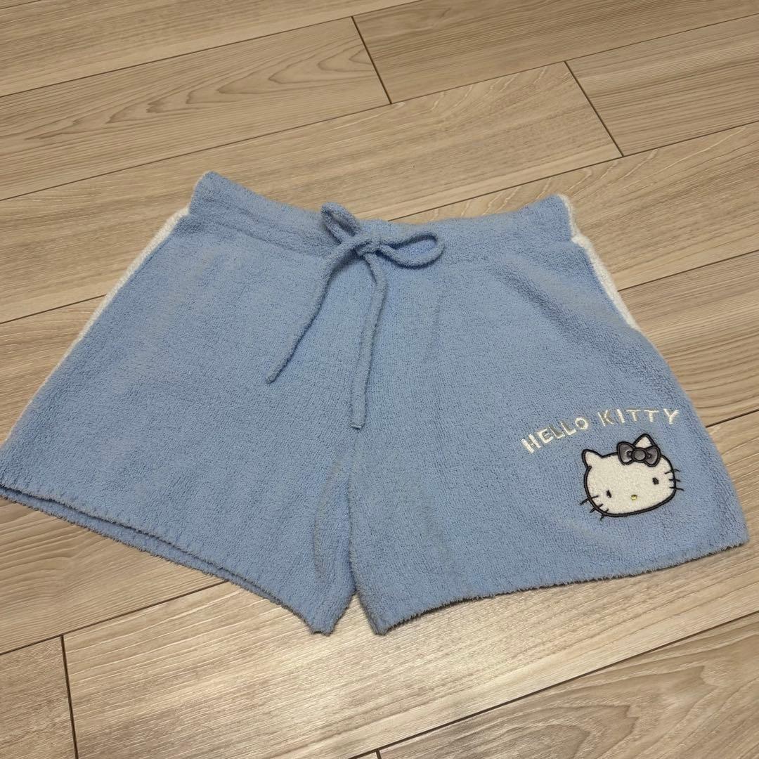 【HELLO KITTY】ニットカーディガン　ショートパンツ