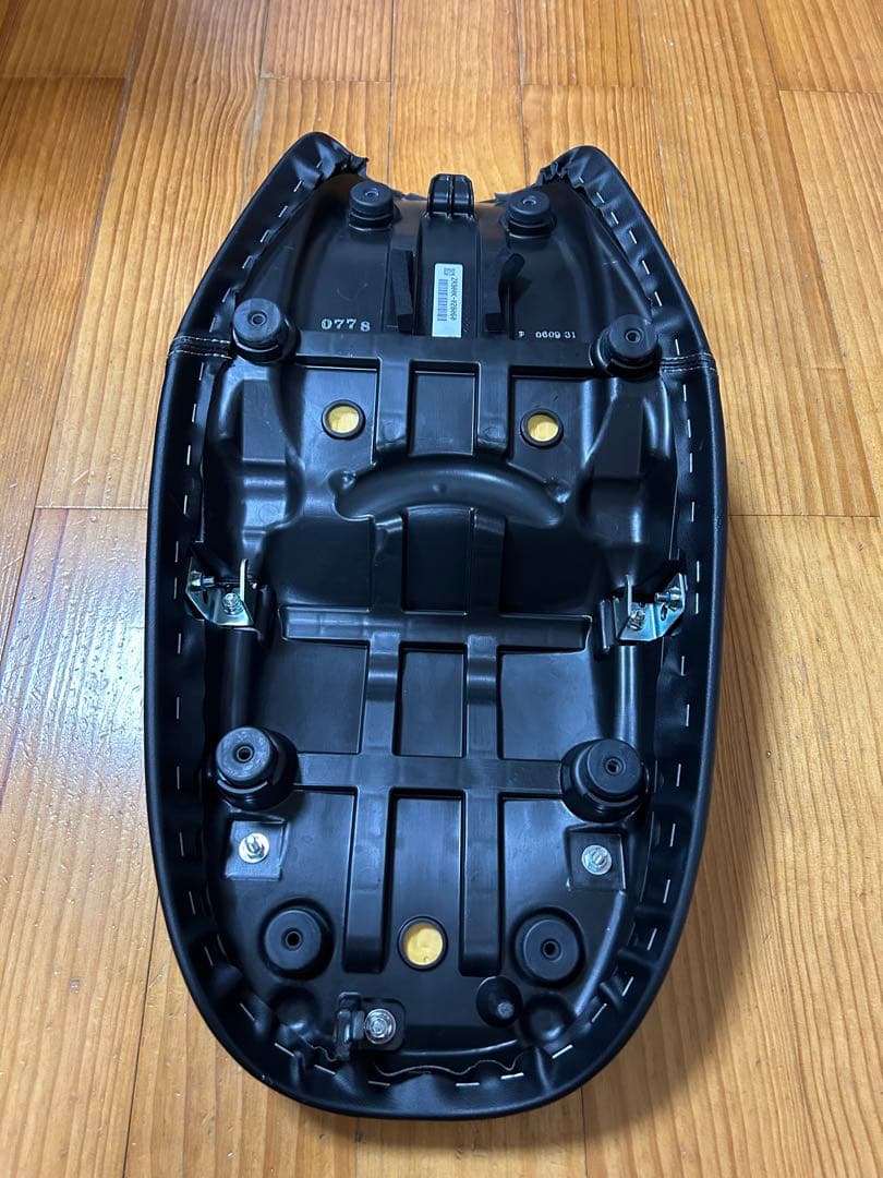 カワサキz900rs純正シート