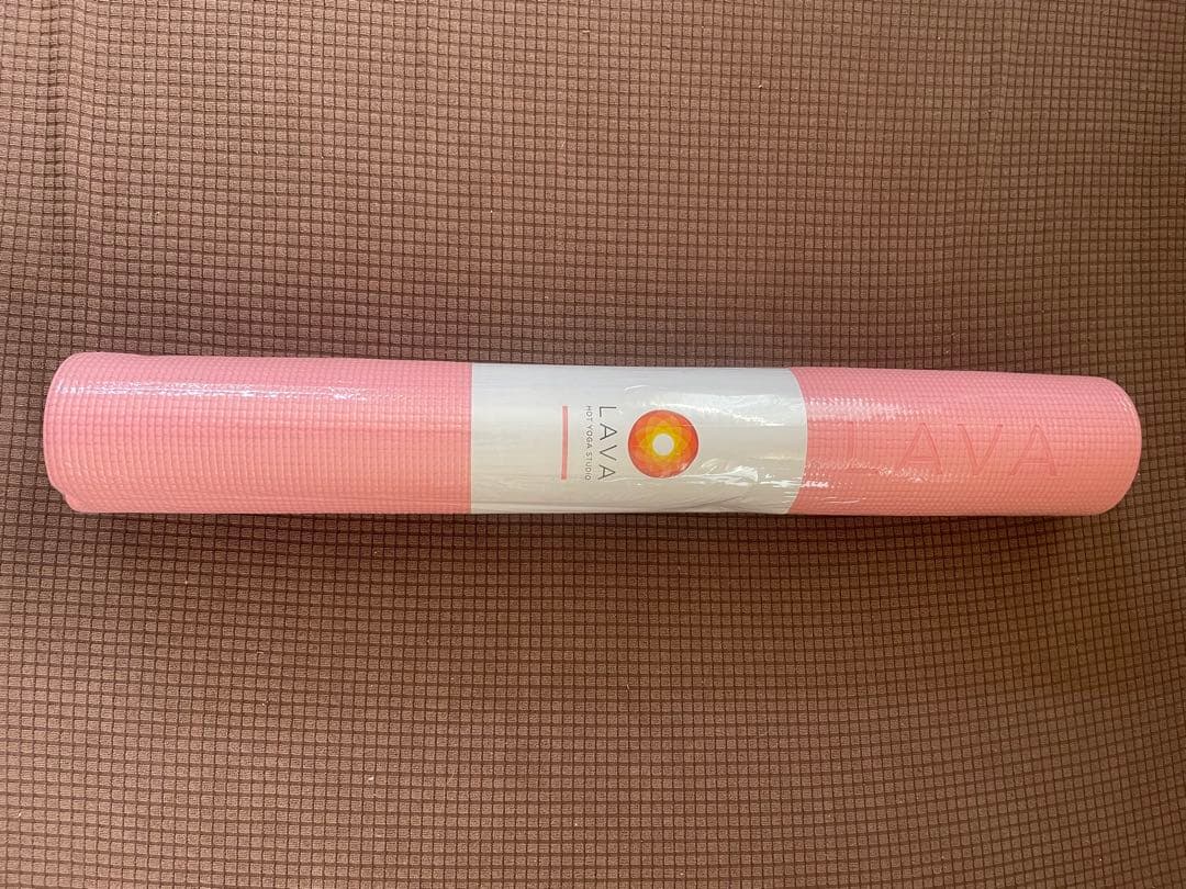 新品未開封、未使用 LAVA ピンクヨガマット、収納ケース付き
