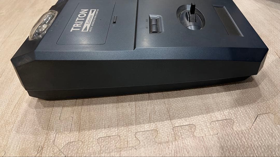 KORG Triton Extreme 61 動作確認済・美品／説明書あり