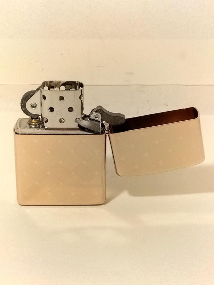 ZIPPO　ハイベーシック　ピンクミラー　未使用　　ごく浅　エッチング　両面加工