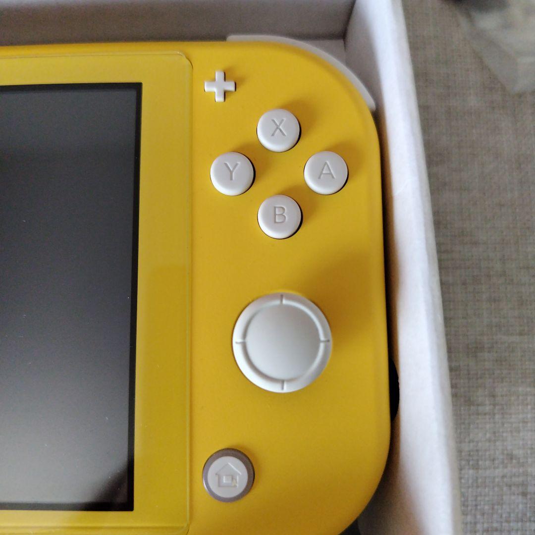 Nintendo Switch Lite イエロー 本体　箱　充電器付き