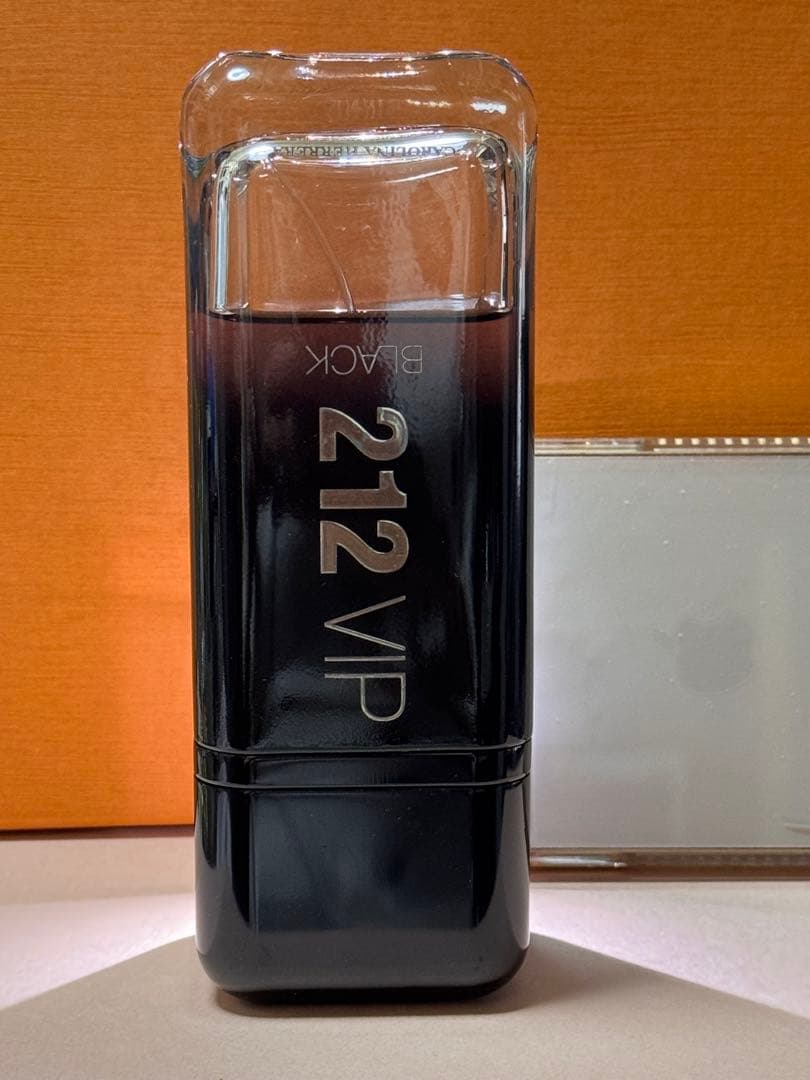 香水(男性用) 212 VIP Black by Carolina Herrera 200ml