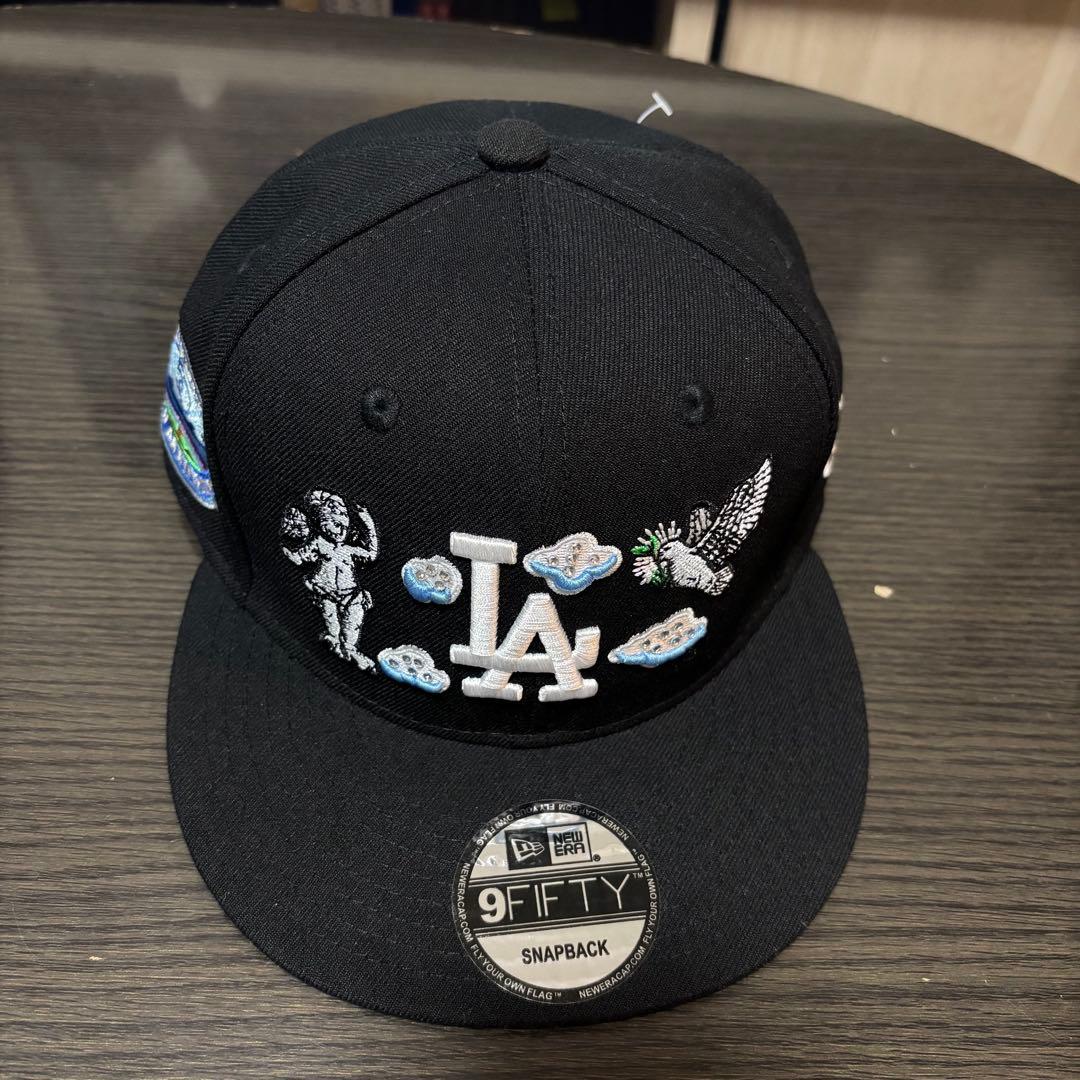 ち*か様 レア✨　エンジェル刺繍　NEWERA キャップ LA ブラック　スナッ