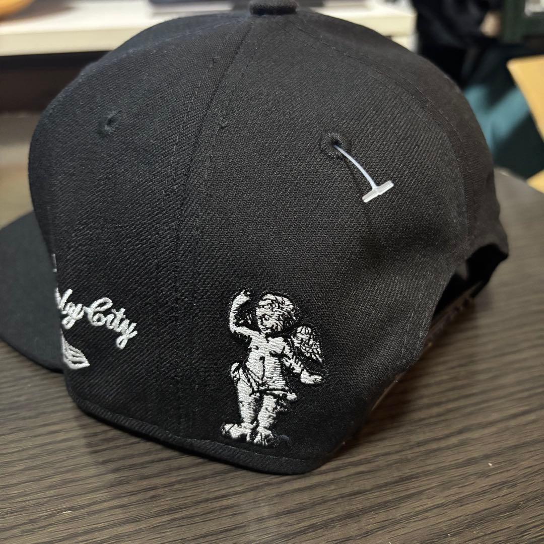 ち*か様 レア✨　エンジェル刺繍　NEWERA キャップ LA ブラック　スナッ