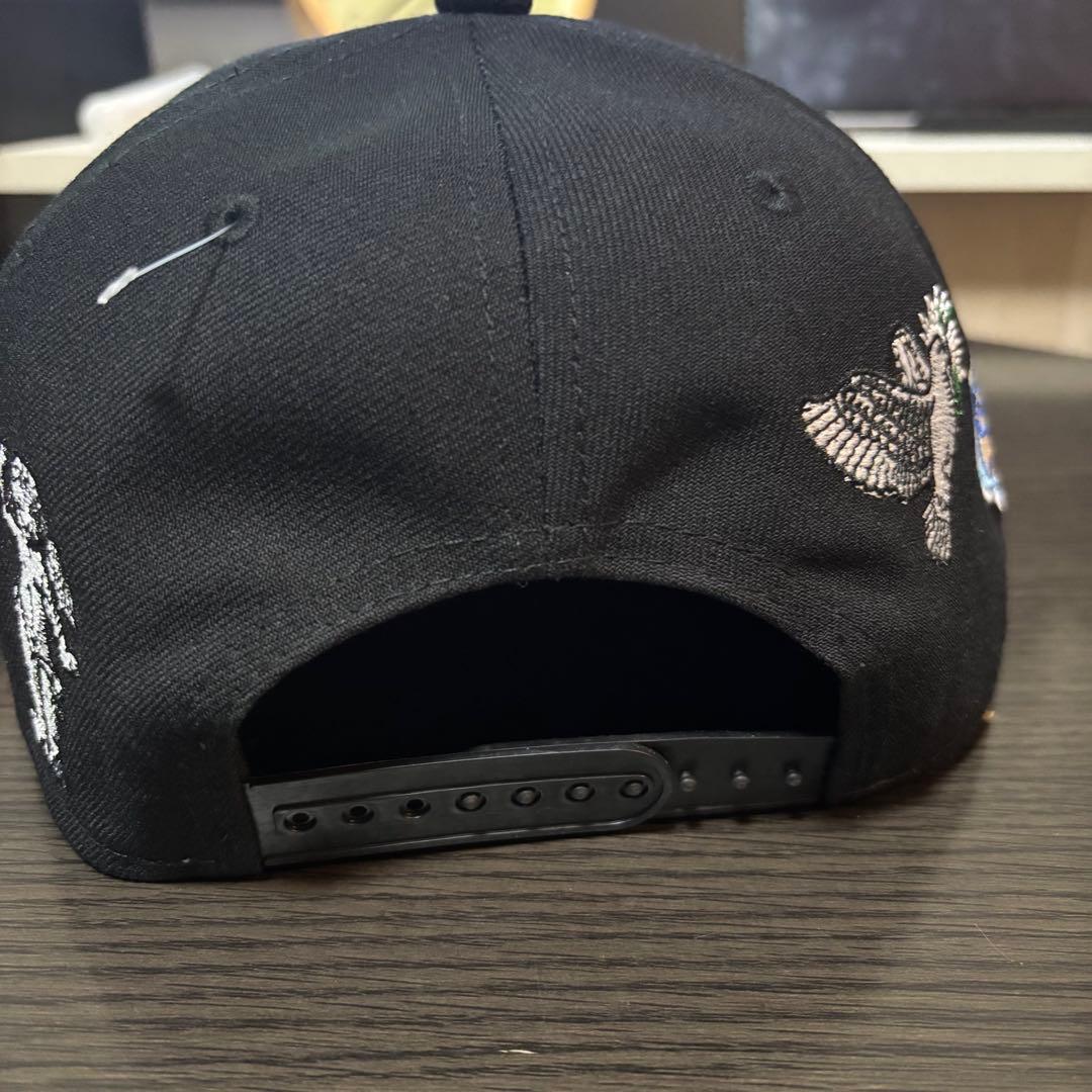 ち*か様 レア✨　エンジェル刺繍　NEWERA キャップ LA ブラック　スナッ