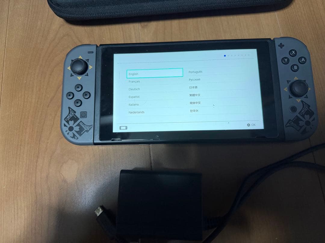 Nintendo Switch 本体 充電器 ケース付き