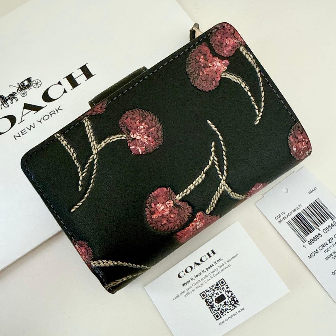 COACH コーチ　折り財布　ブラック　チェリーさくらんぼ柄　黒色　二つ折り財布